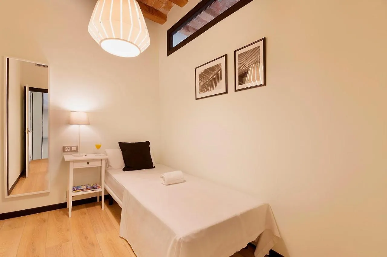 Habitat Apartments Alaia Barcelona 0*,  España